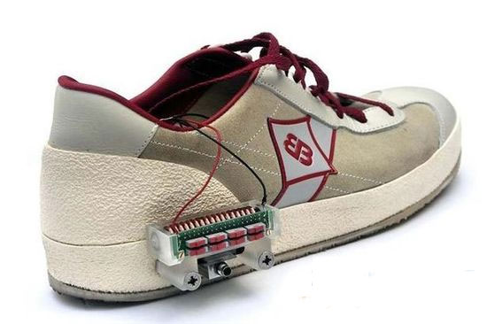 کفشی که بندش را خودش می‌بندد! (+عکس)