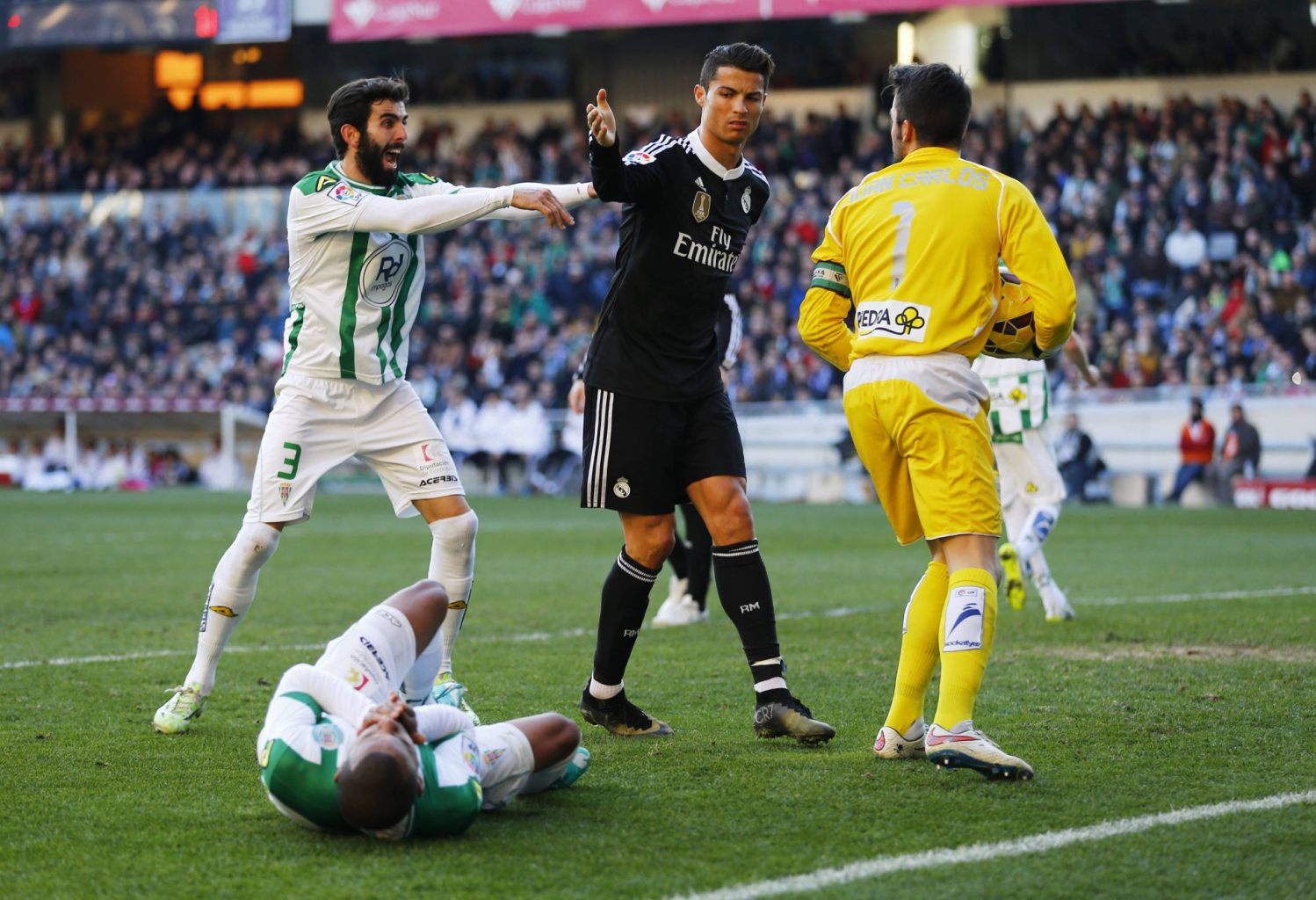 لگد،درگیری و اخراج رونالدو(گزارش تصویری)