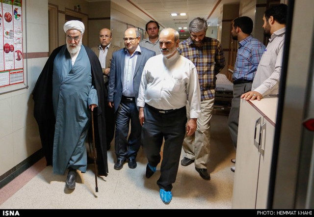 عیادت شخصیت‌ها از آیت الله مهدوی کنی (عکس)