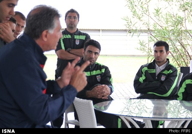 جلسه کی‌روش با بازیکنان در هوای آزاد (+عکس)