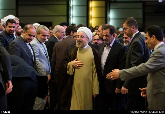 روحانی در جشن انتظار و امید (عکس)