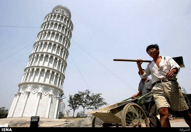 11 جاذبه گردشگری که چینیها نسخه تقلبی آنها را ساختند 11 جاذبه گردشگری که چینیها نسخه تقلبی آنها را ساختند