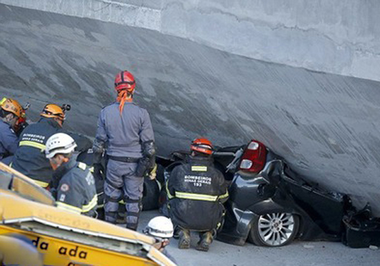 ریزش مرگبار پل در برزیل (+عکس)