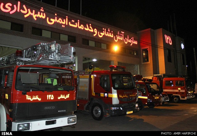 با آتشنشانان در ماه مبارک رمضان - مشهد (عکس)