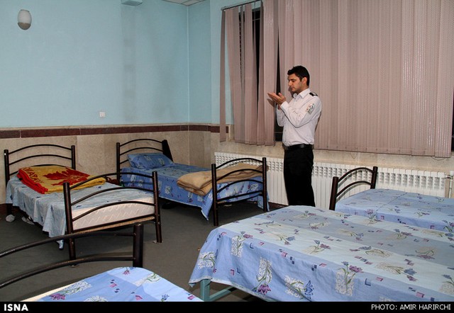 با آتشنشانان در ماه مبارک رمضان - مشهد (عکس)