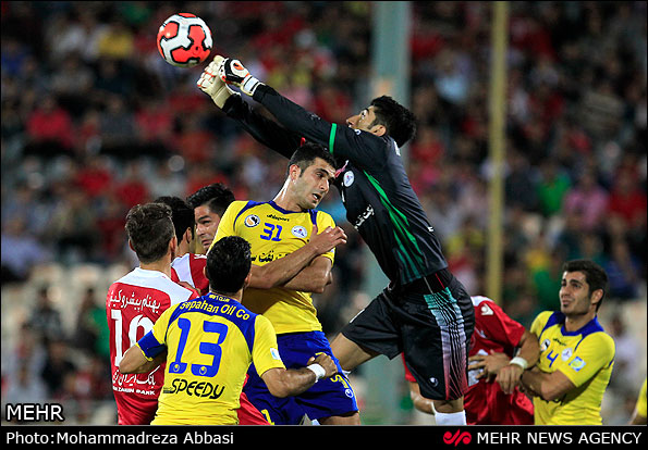 بازی های لیگ برتر فوتبال (عکس)