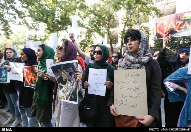 تجمع « مادران صلح ایران » مقابل دفتر سازمان ملل (عکس)