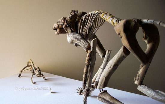 هنرنمایی عجیب با چوب‌های فرسوده (+عکس)