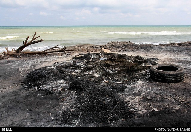 دپوی زباله‌ها در ساحل مازندران (عکس)