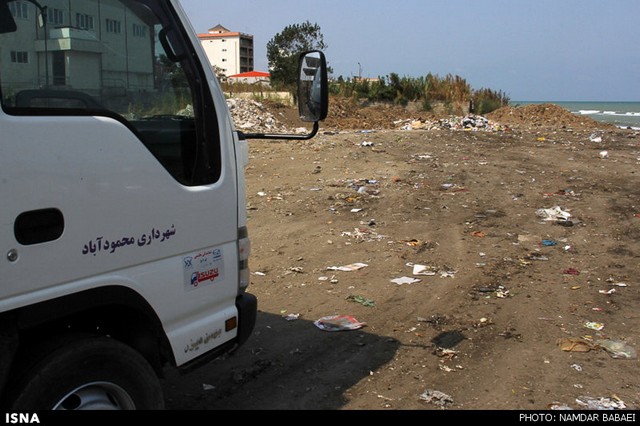 دپوی زباله‌ها در ساحل مازندران (عکس)