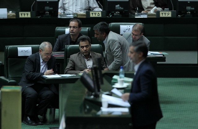 جلسه علنی استیضاح وزیر علوم (عکس)