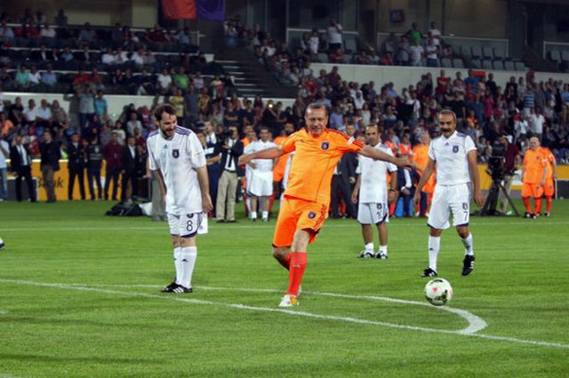 تیم فوتبال با بازی اردوغان (+عکس)