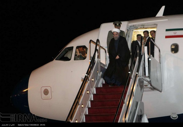 بازگشت روحانی به تهران (عکس)