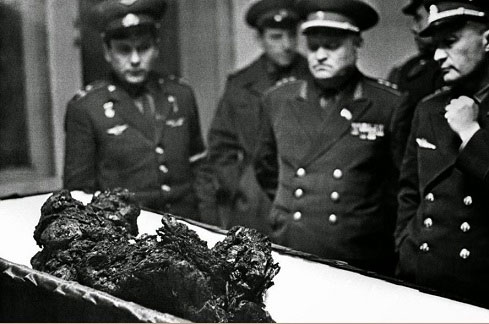 نخستین قربانی فضا (+عکس 18+)