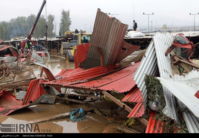 خسارت سیل به مرکز فروش دام در تبریز (عکس)