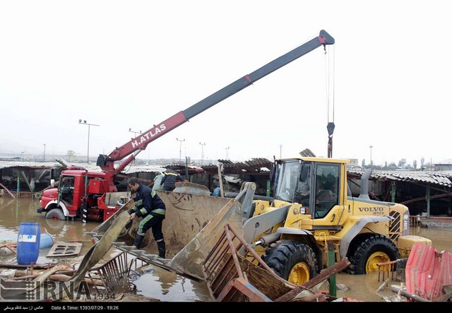 خسارت سیل به مرکز فروش دام در تبریز (عکس)