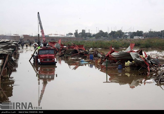 خسارت سیل به مرکز فروش دام در تبریز (عکس)