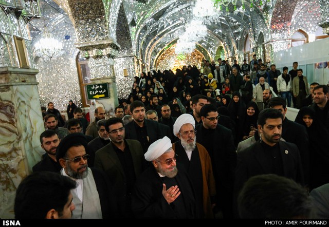 عزاداری عاشورا با حضور روحانی (عکس)