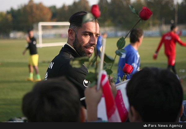 گل رزکودکان برای کی روش،دژاگه و ...(عکس)