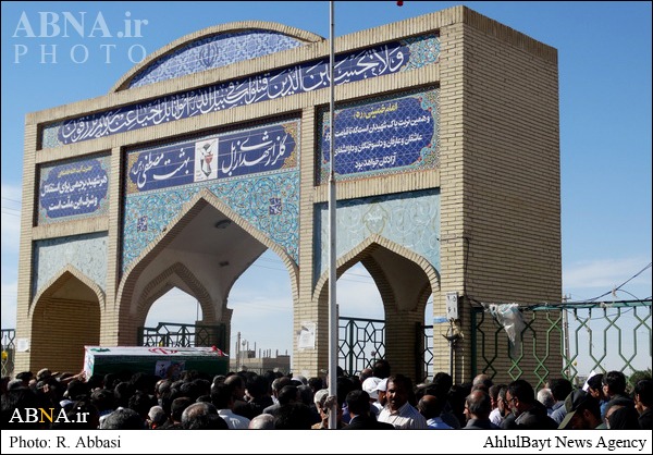 تشییع پیکر معلم شهید در زابل (عکس)