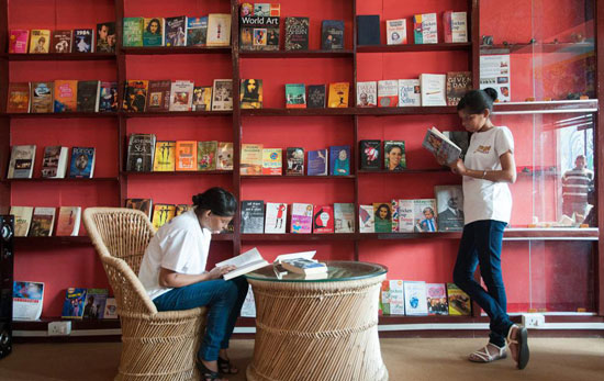 کافه قربانیان اسیدپاشی در هند (+عکس)