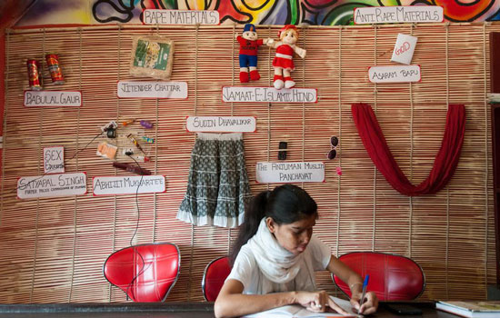 کافه قربانیان اسیدپاشی در هند (+عکس)