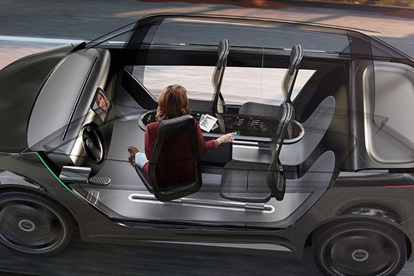 تبدیل خودرو به دفتر کار متحرک+تصویر تبدیل خودرو به دفتر کار متحرک+تصویر