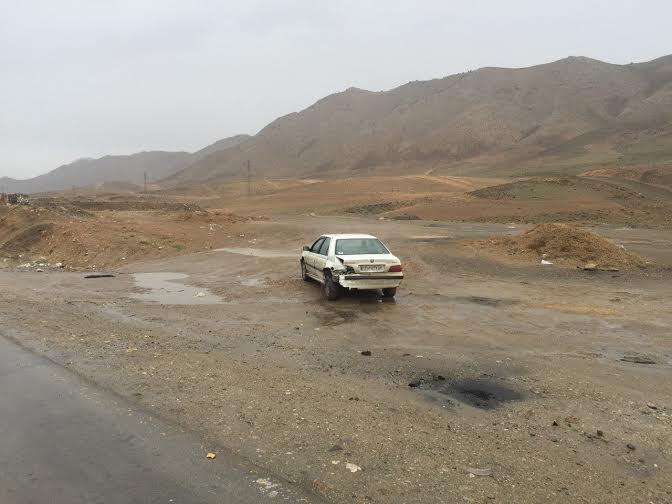 واژگونی پراید در پی ایست پلیس (+عکس)