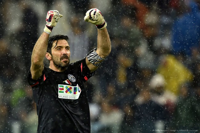 یوونتوس 2 - لاتزیو صفر / نمایش قهرمان درشب بارانی تورین(عکس/قهرمان) یوونتوس 2 - لاتزیو صفر / نمایش قهرمان درشب بارانی تورین(عکس/قهرمان)