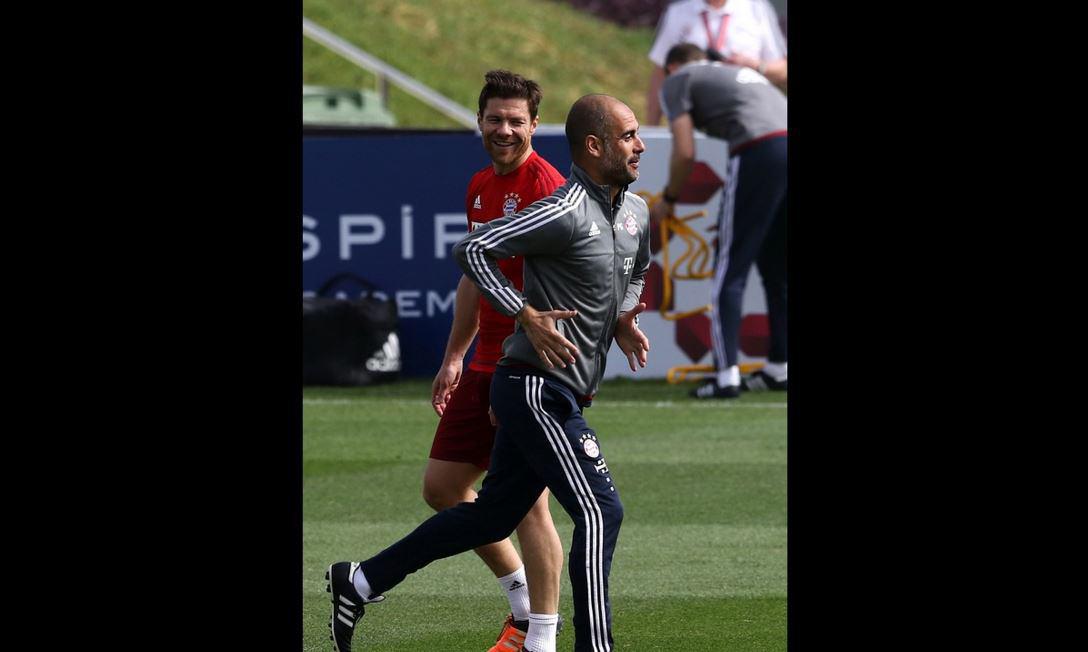 نمایش تک نفره گواردیولا در تمرین (گزارش تصویری)