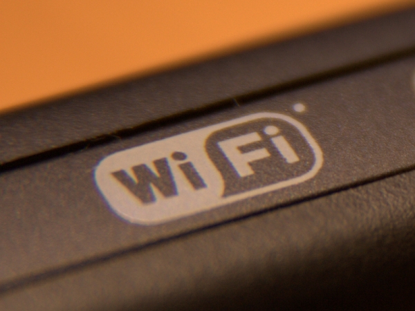 انتقال برق به یک دوربین از طریق فناوری وای-فای