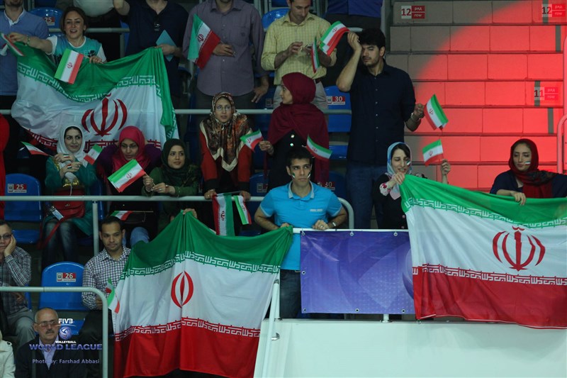 تماشاگران ایرانی و روس در سالن برگزاری مسابقه (گزارش تصویری)