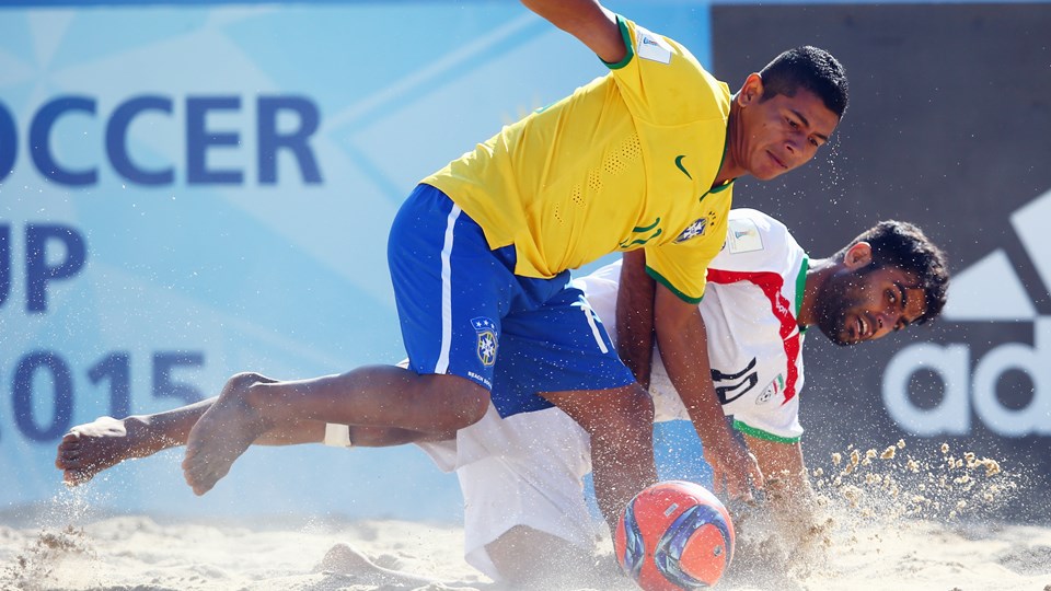 ایران 3 -4 برزیلی / ساحلی بازان ایران چطور صعود می کنند؟(+جدول/گزارش تصویری)