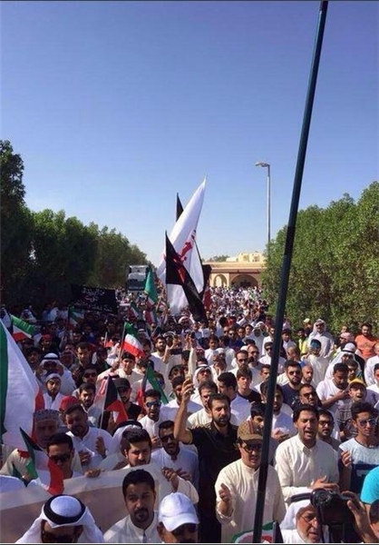 تشییع قربانیان انفجار مسجد کویت (عکس)