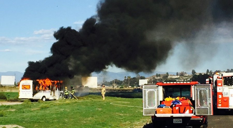 یک اتوبوس، فرودگاه آمریکا را بست (+عکس)