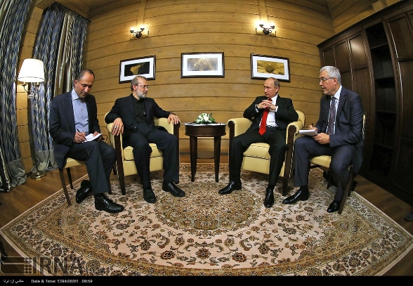 دیدار لاریجانی و پوتین در سوچی (عکس)