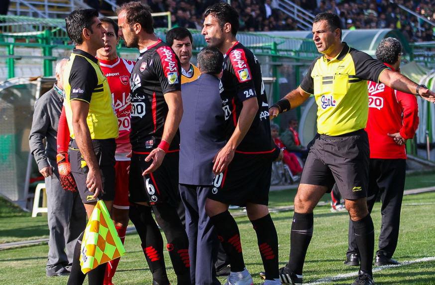 اعتراض شدید بنگر به کمک داور (عکس)