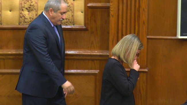 گریه‌های موگرینی در نشست خبری: امروز روز دشواری است/ باید جلوی تندروی را بگیریم