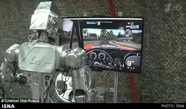 رونمایی از اولین مرد آهنی ارتش روسیه