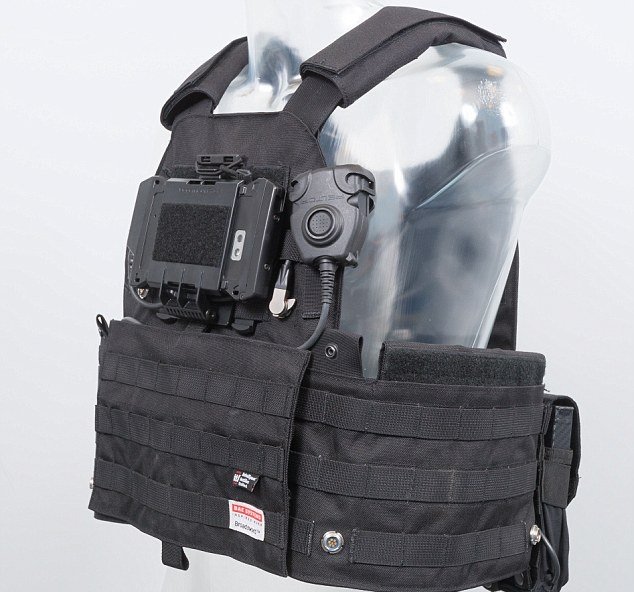 تلفن همراهتان را در جیب شارژ کنید!+عکس