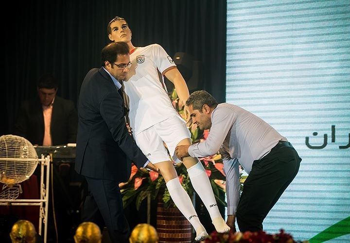 لباسهای جشن حافظ برای ملیپوشهای فوتبال؟!(طنزورزشی) لباسهای جشن حافظ برای ملیپوشهای فوتبال؟!(طنزورزشی)