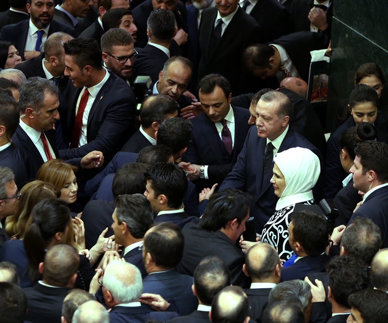 اردوغان شب نظامیان شیعه عراقی را تهدید کرد/ خروج اتباع آمریکایی از ترکیه