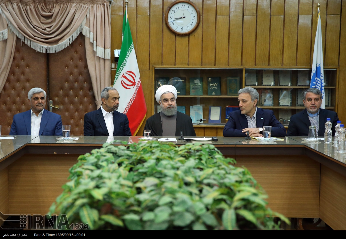 حضور روحانی در دانشگاه تهران (+عکس)