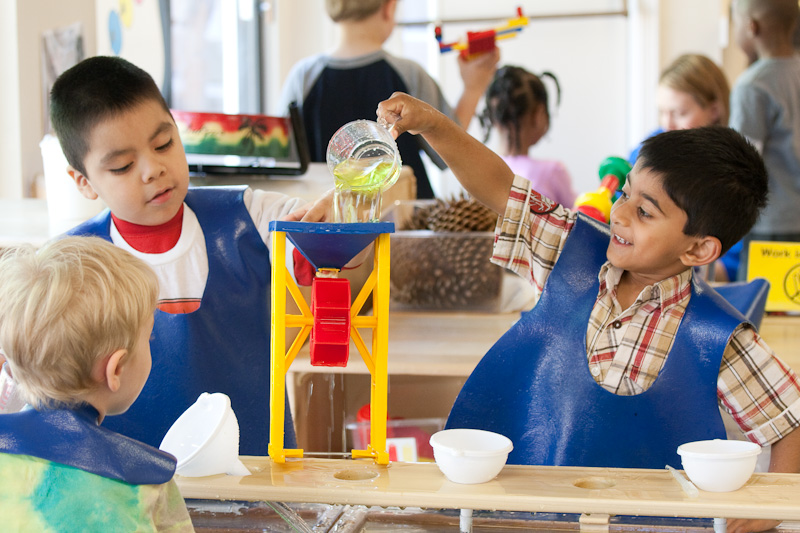 همه رستوران های کشور فقط باید یک نوع غذا سرو کنند/ نظام آموزشی ایران به همین مضحکی است!