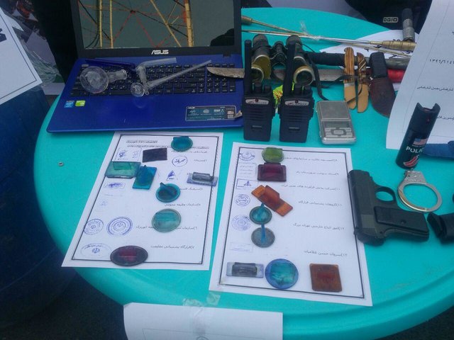 دستگیری ماموران قلابی ارتش و ناجا (+عکس) دستگیری ماموران قلابی ارتش و ناجا (+عکس)