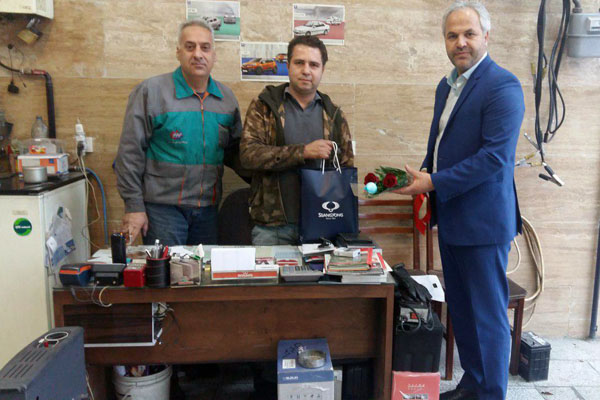 تبریک رامک خودرو  به مشتریان مسیحی سانگ یانگ (+عکس)