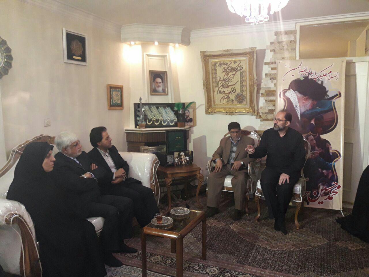 دیدار نمایندگان تهران با خانواده شهید خیابان پاسداران (عکس)