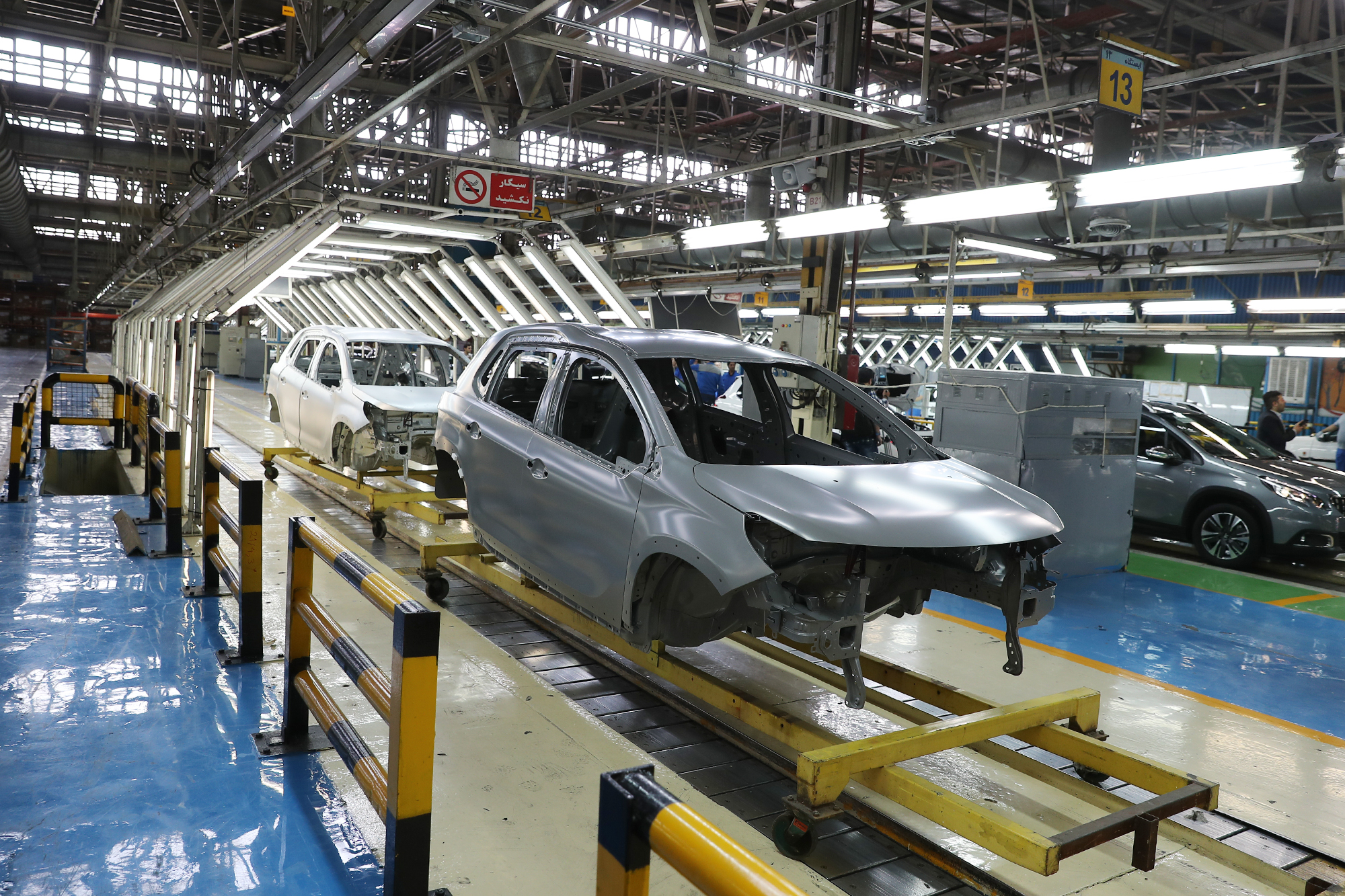 بدنه پژو 2008 در خط مونتاز ایران خودرو (عکس)