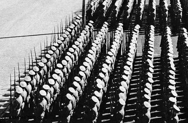 سفر تاریخی با نیرو های مسلح چین (+عکس) سفر تاریخی با نیرو های مسلح چین (+عکس)