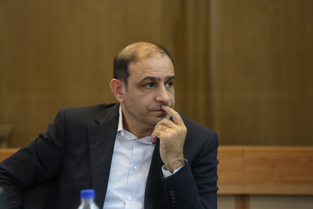 علیخانی عضو شورای تهران: خودرو و تبلت را تحویل نمی گیرم علیخانی عضو شورای تهران: خودرو و تبلت را تحویل نمی گیرم